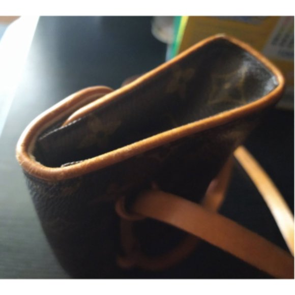 Louis Vuitton Monogram Pochette Florentine XS - Picture 8 of 15